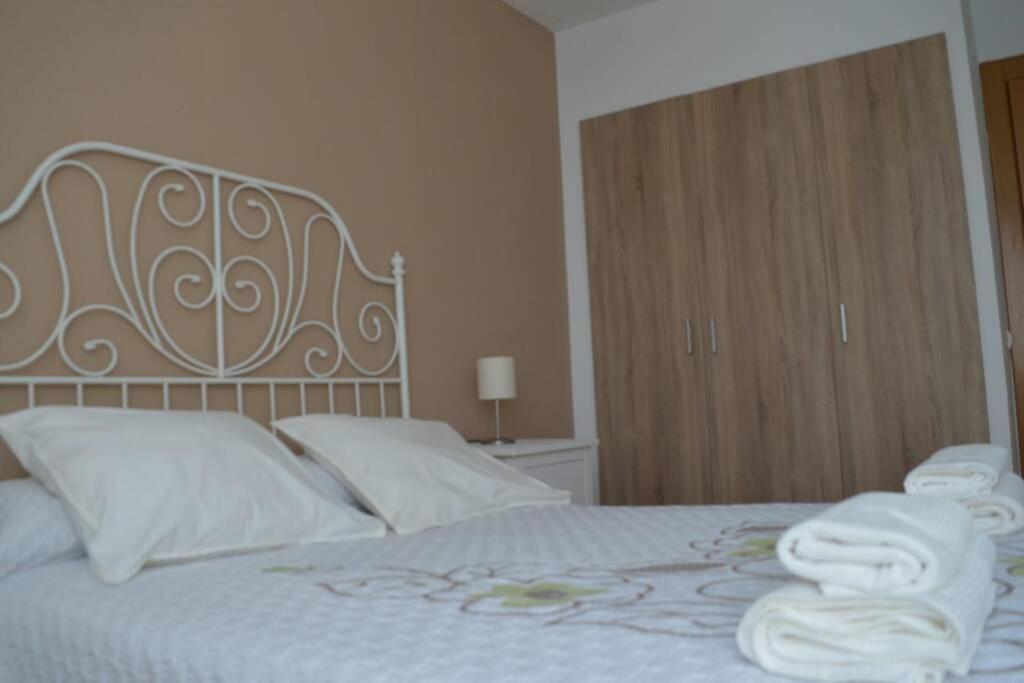 Apartamento Turistico Faro De Luno San Vicente De La Barquera Eksteriør bilde